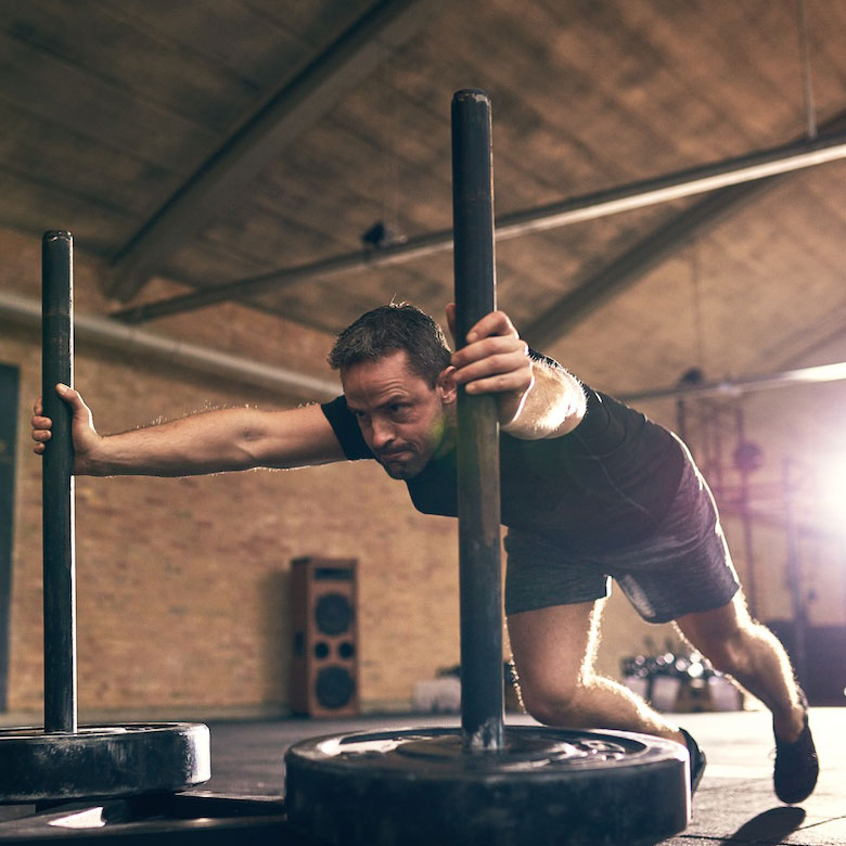 Entrenamientos de fuerza para lograr musculatura por rango de edad, peso, altura y sexo